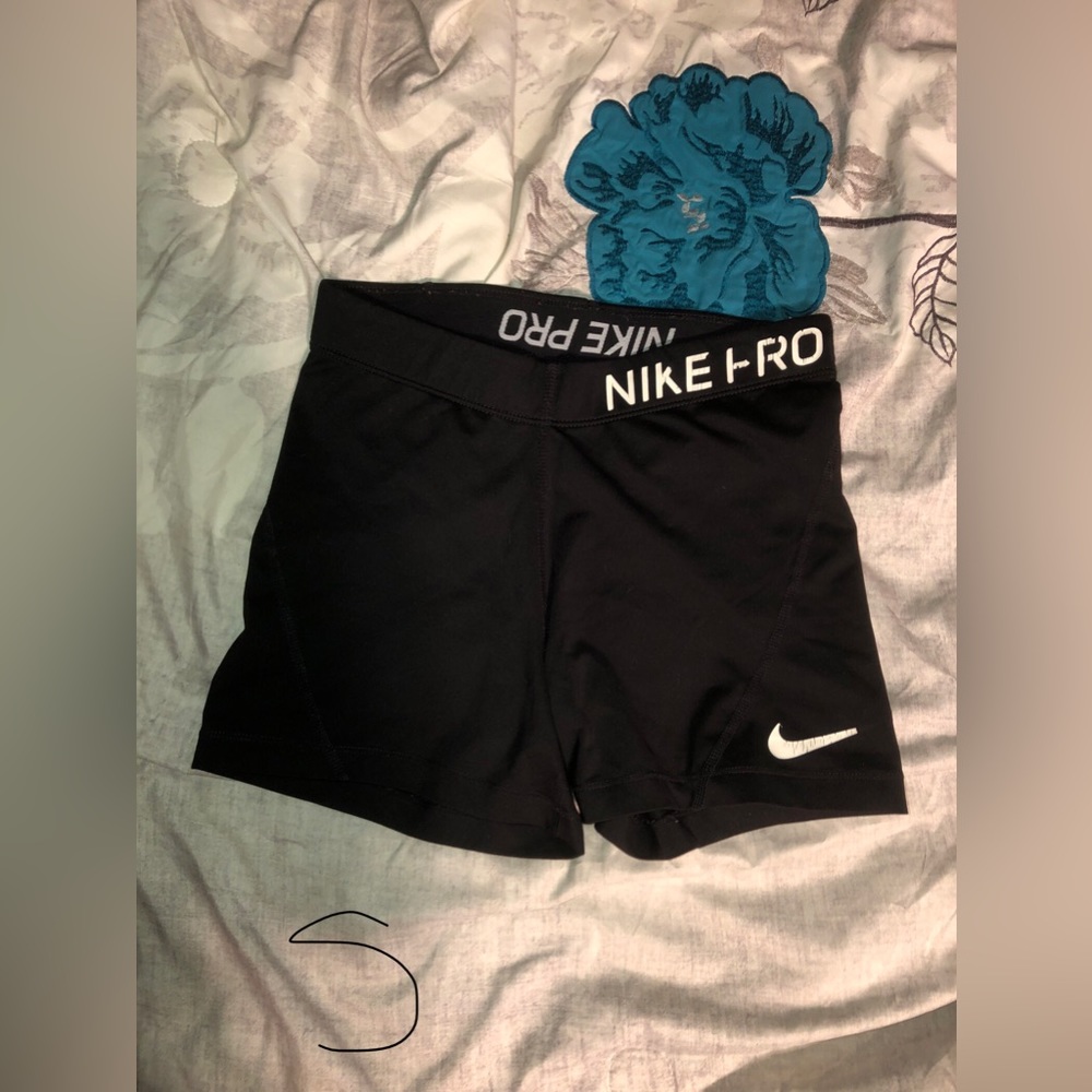 Nike spandex size small.